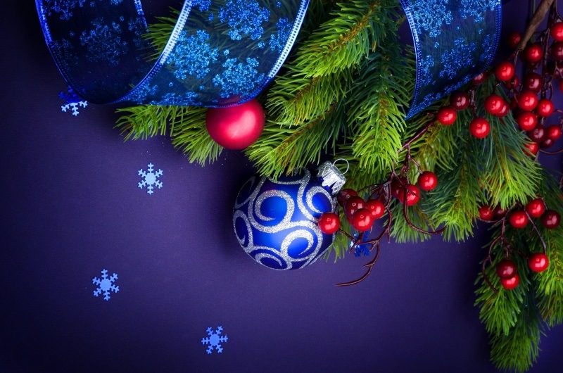 Christmas Decorations Snowflakes and ribbon wallpaper